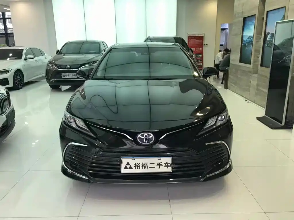TOYOTA CAMRY 2021