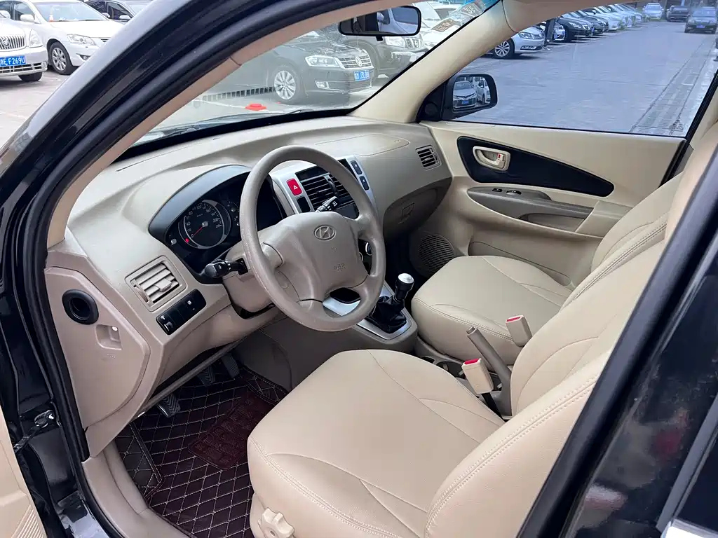 HYUNDAI TUCSON 2011