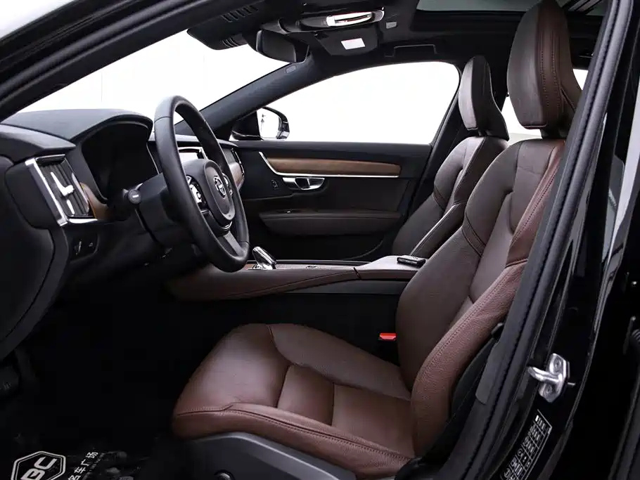 VOLVO S90 2021