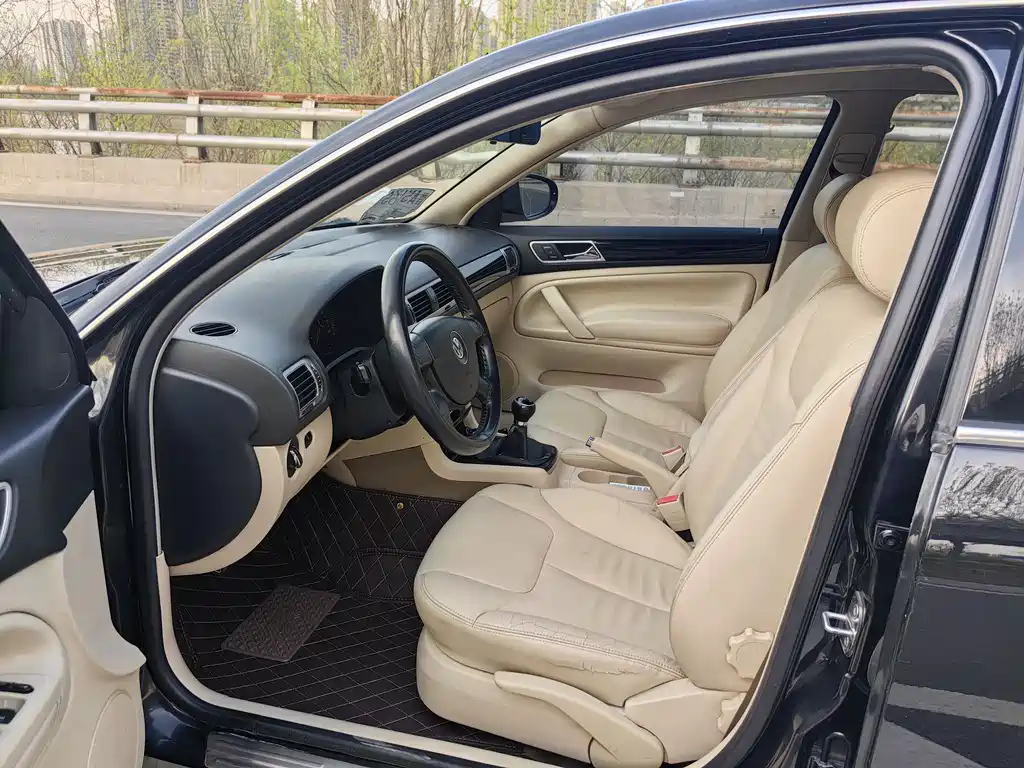 VOLKSWAGEN OTHER 2011