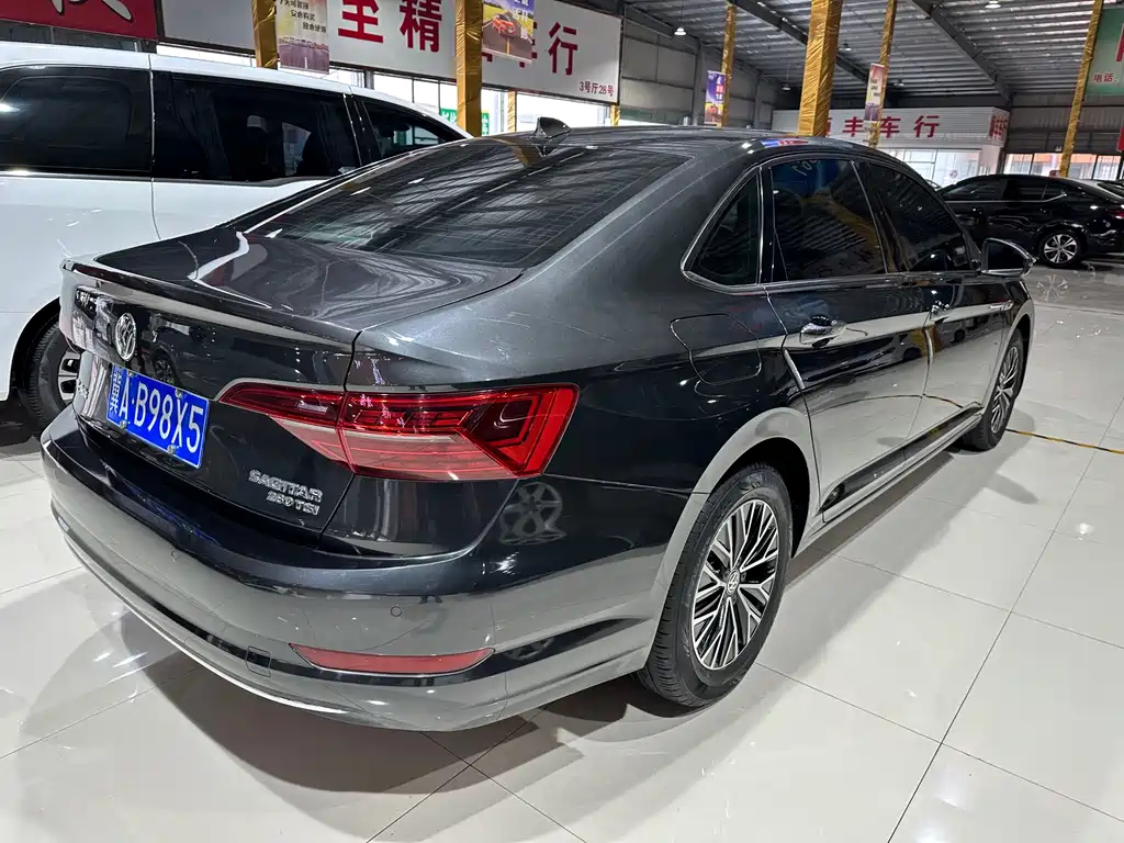 VOLKSWAGEN SAGITAR 2020
