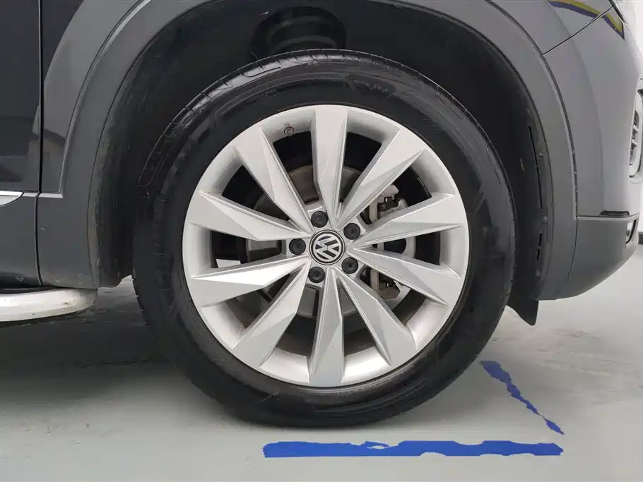 VOLKSWAGEN TAYRON 2020