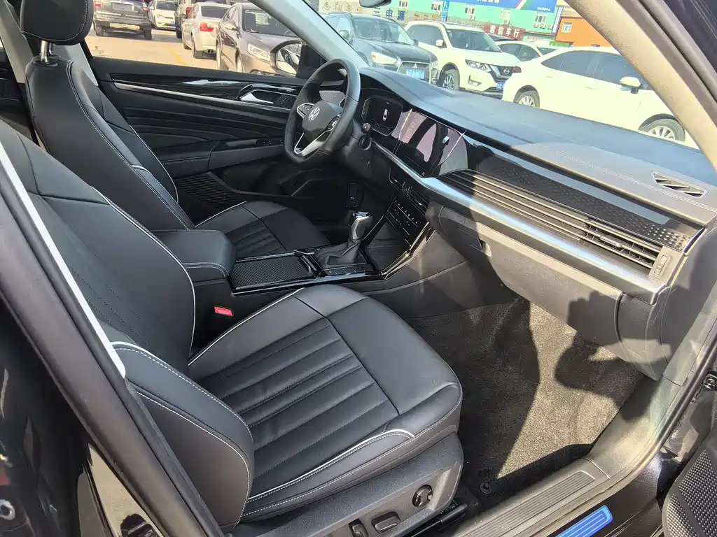 VOLKSWAGEN PASSAT 2022