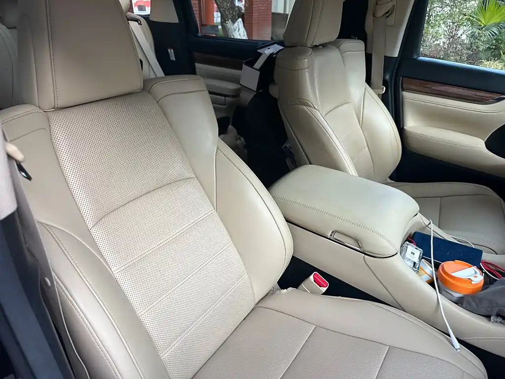 TOYOTA ALPHARD 2015