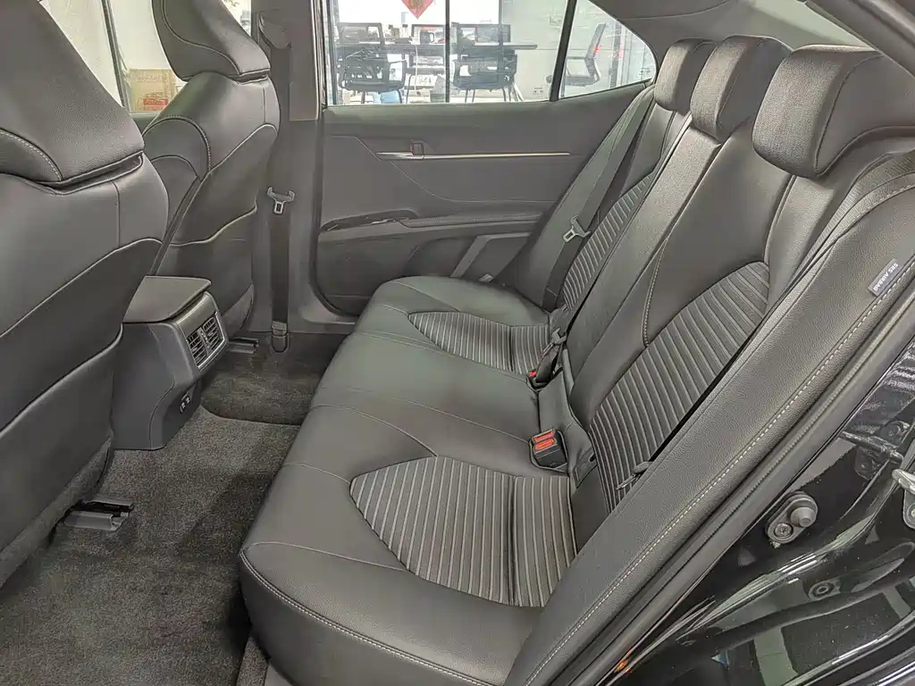 TOYOTA CAMRY 2023