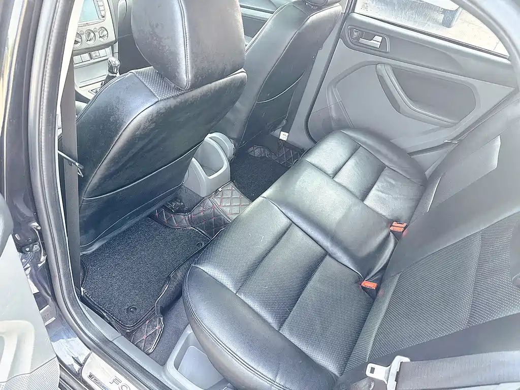 FORD FOCUS 2011