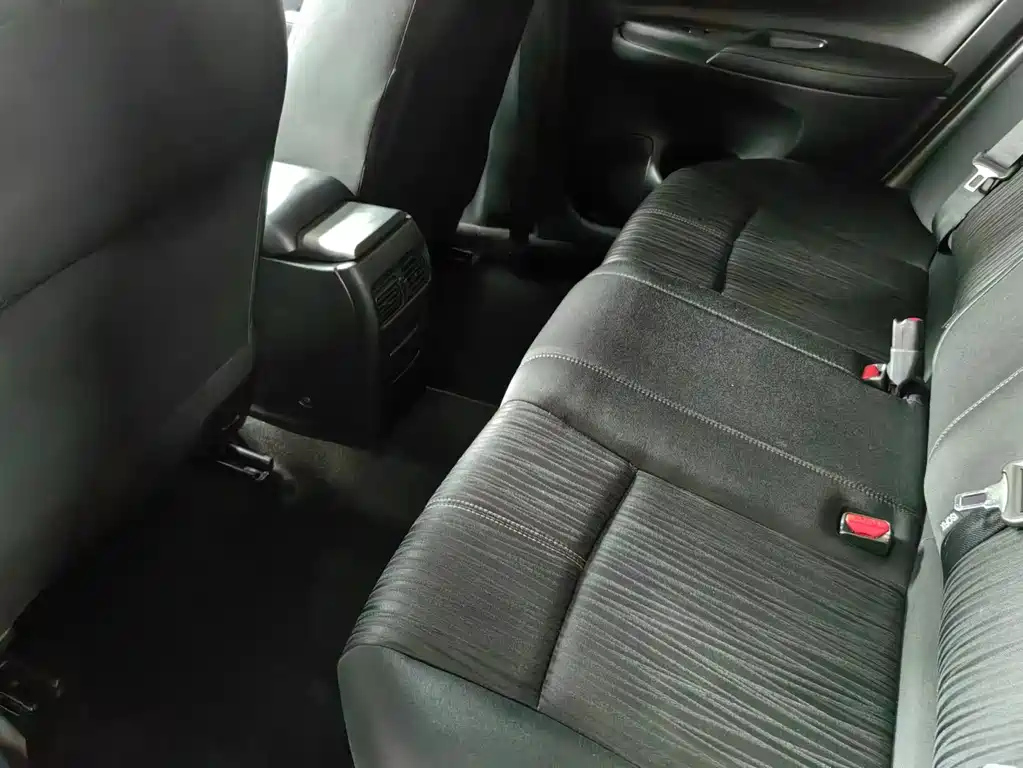 NISSAN SYLPHY 2020