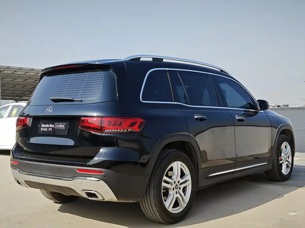 MERCEDES BENZ GLB 2023