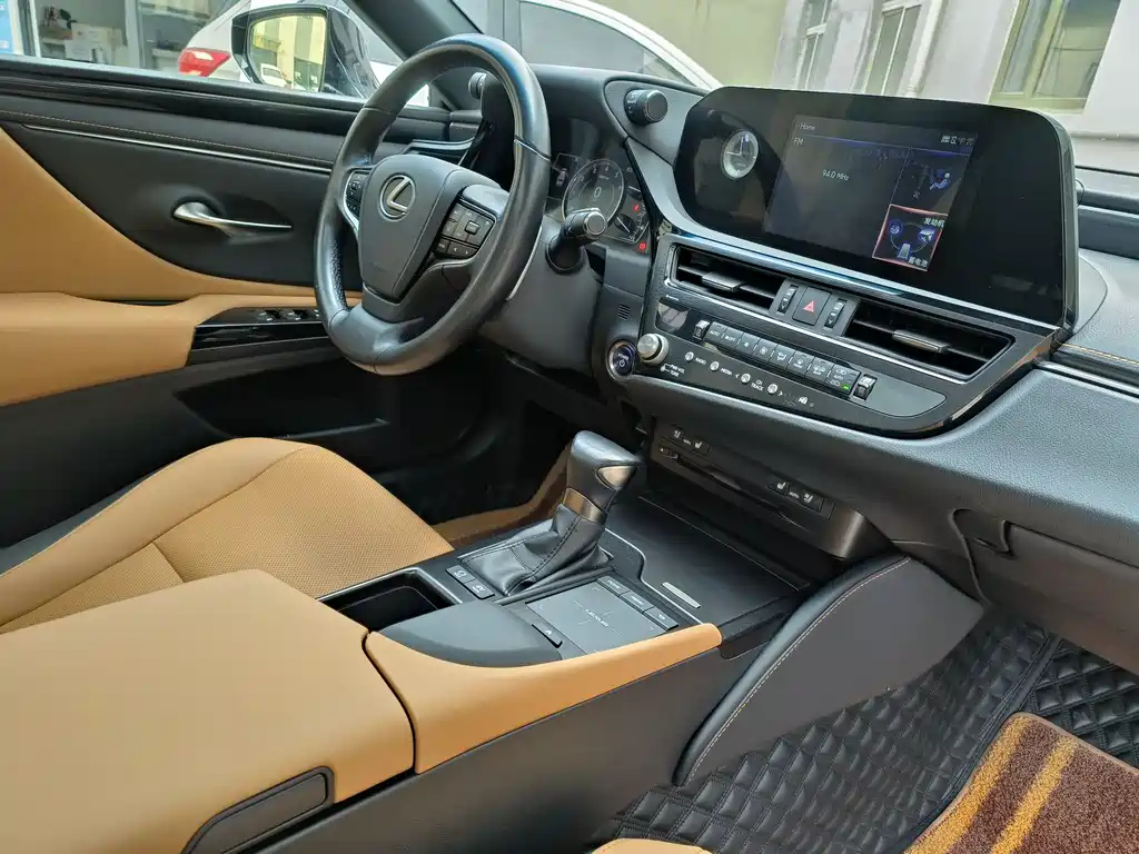 LEXUS ES 2022