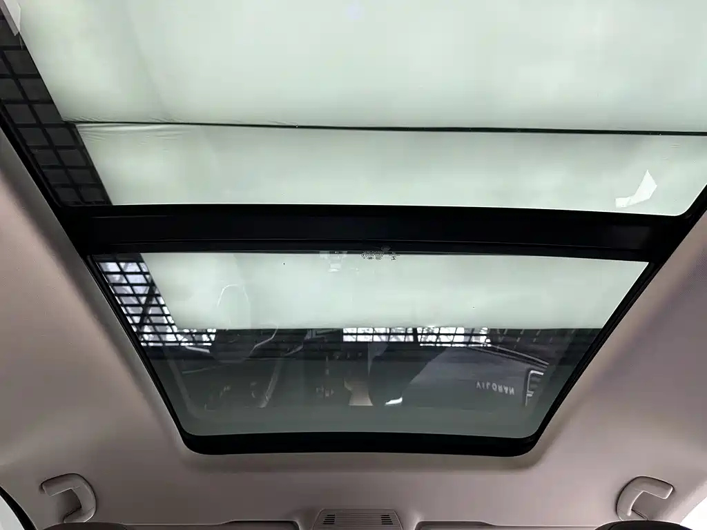 VOLKSWAGEN VILORAN 2022