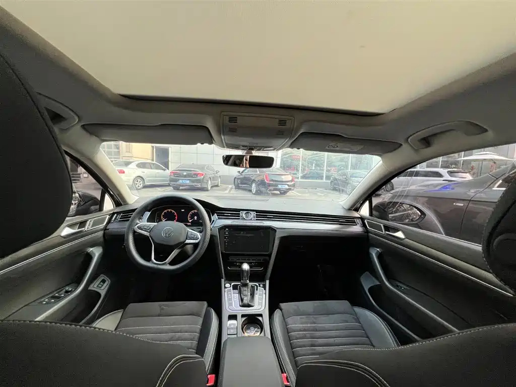 VOLKSWAGEN MAGOTAN 2022