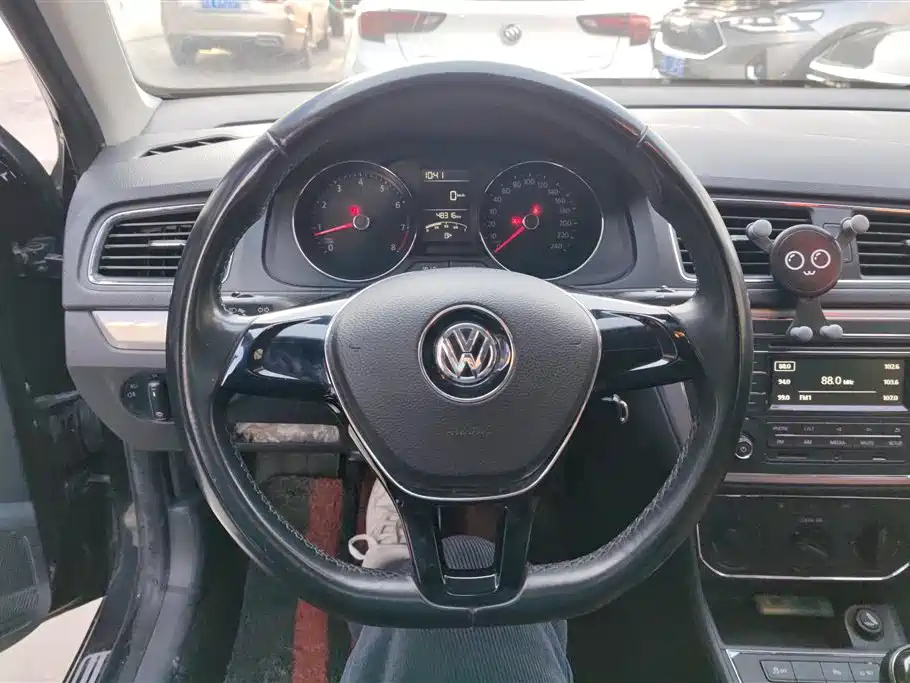 VOLKSWAGEN LAVIDA 2016