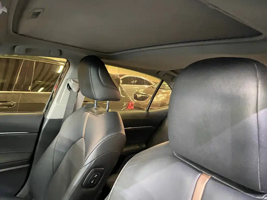 TOYOTA CAMRY 2018