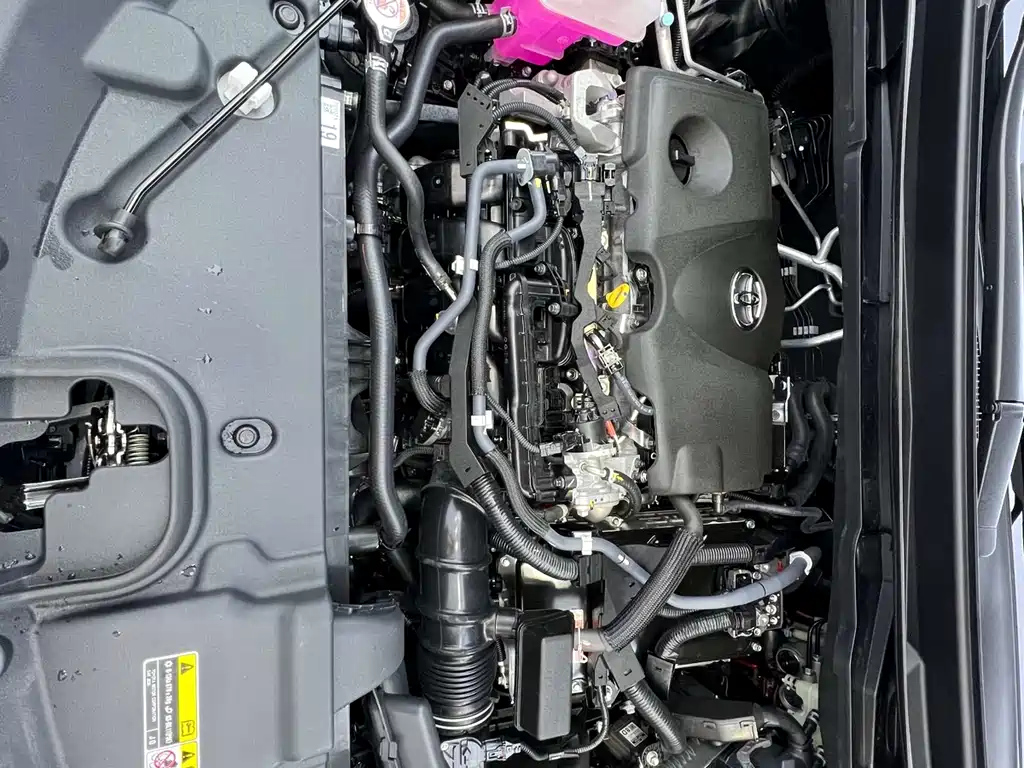 TOYOTA GRANVIA 2024