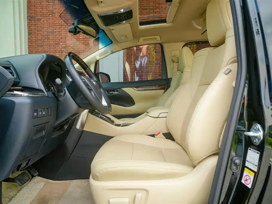 TOYOTA ALPHARD 2018