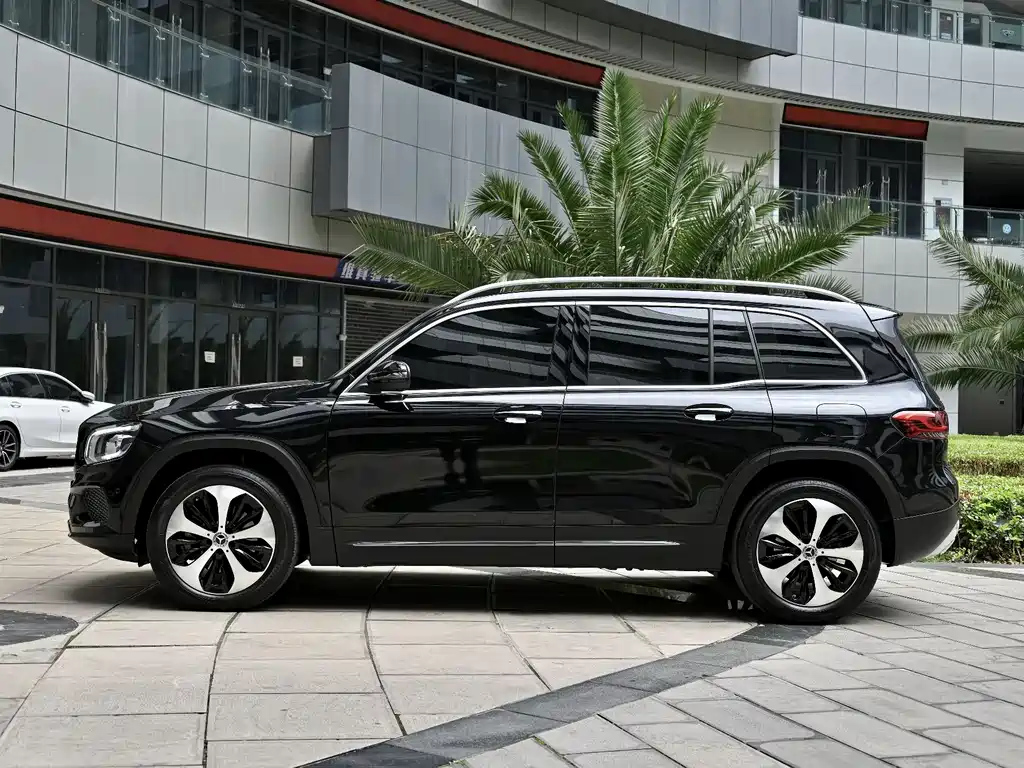 MERCEDES BENZ GLB 2022