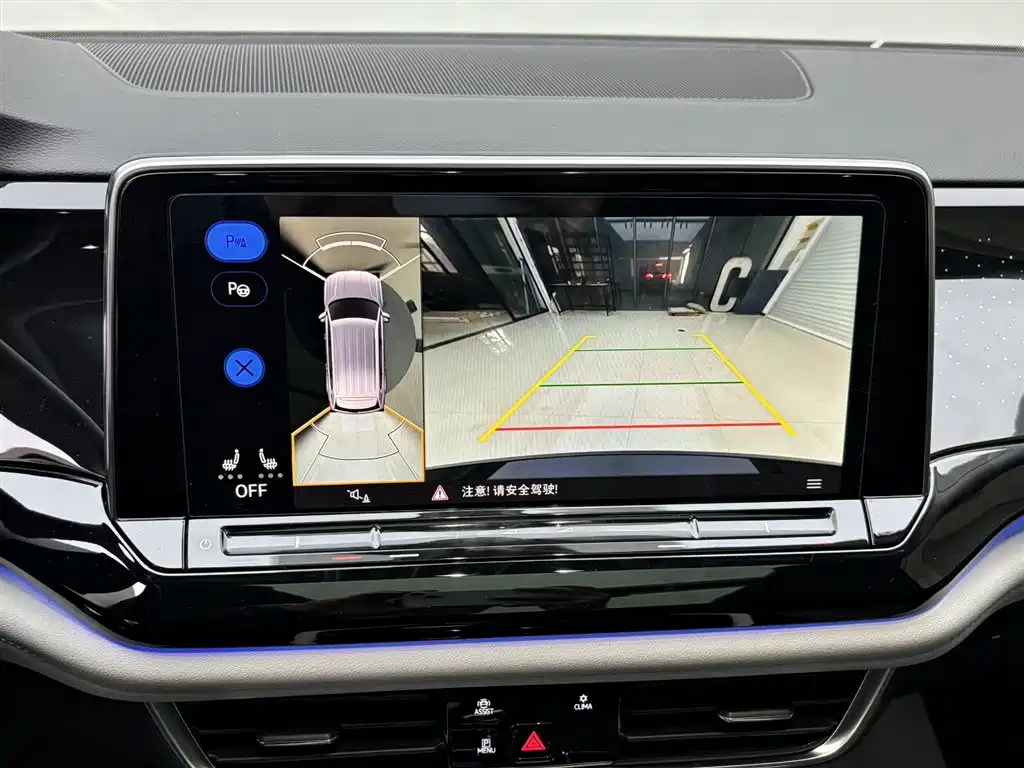 VOLKSWAGEN TOURAN 2022