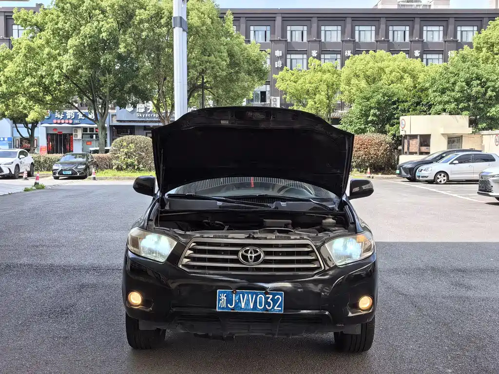 TOYOTA HIGHLANDER 2010