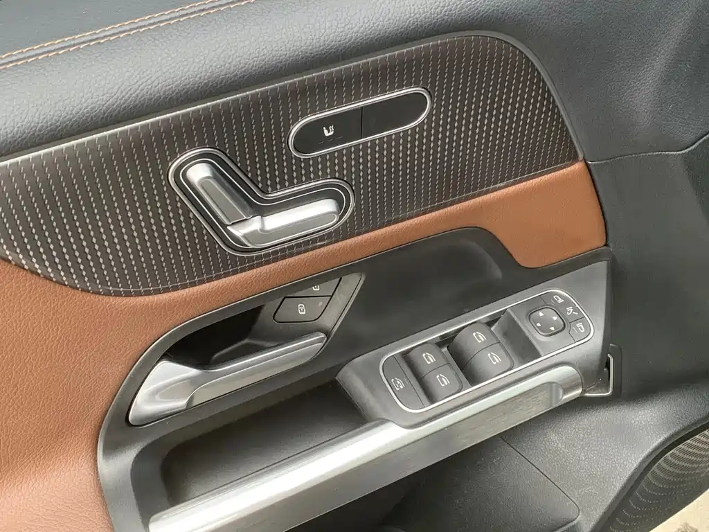MERCEDES BENZ GLB 2020