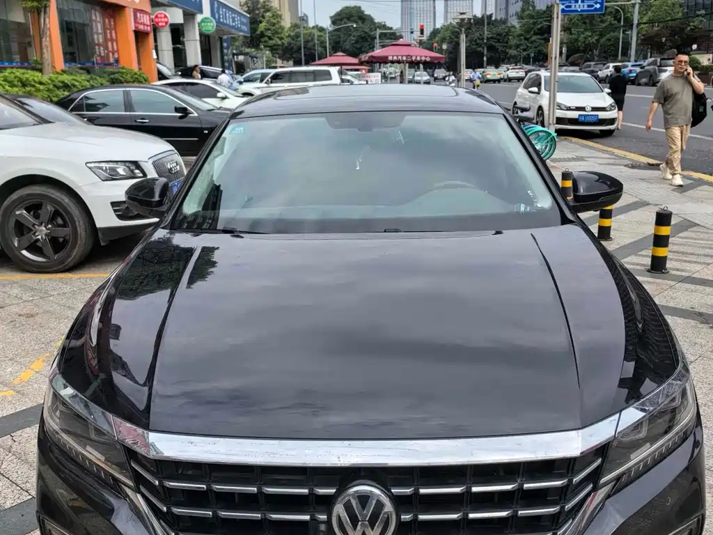 VOLKSWAGEN PASSAT 2020
