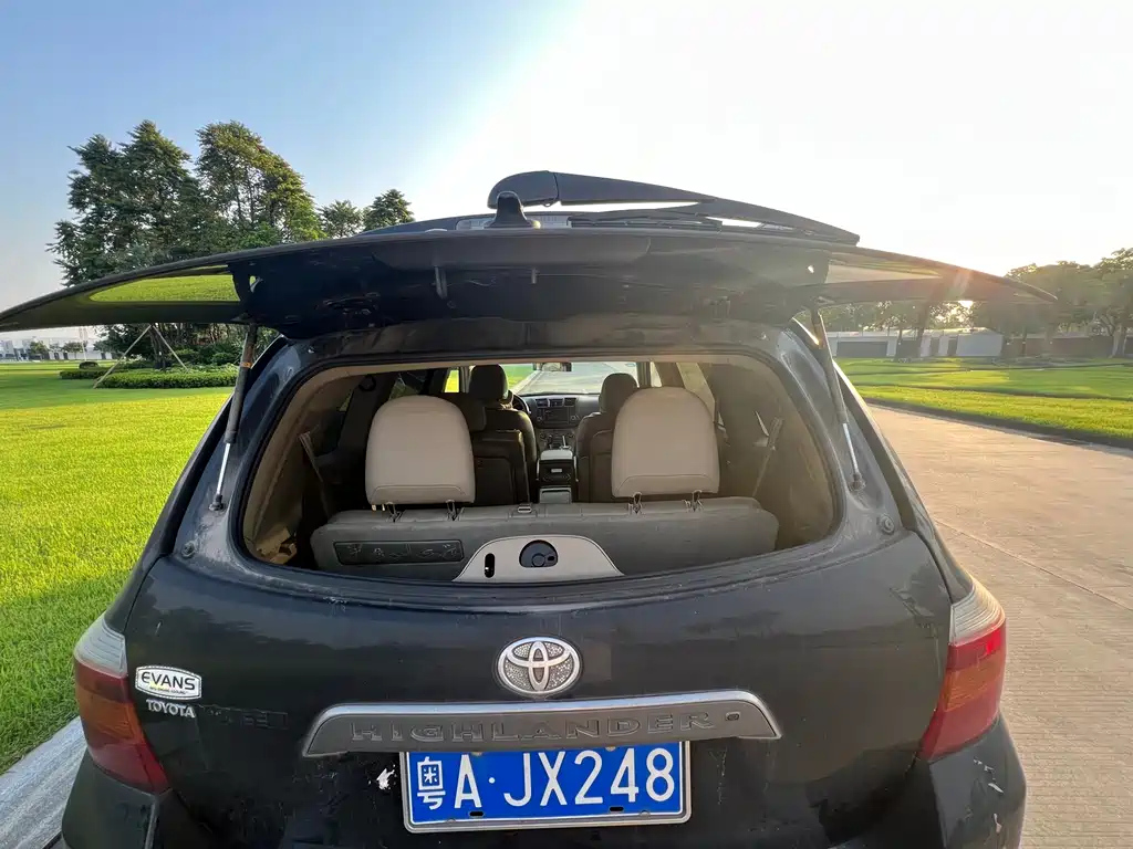 TOYOTA HIGHLANDER 2010