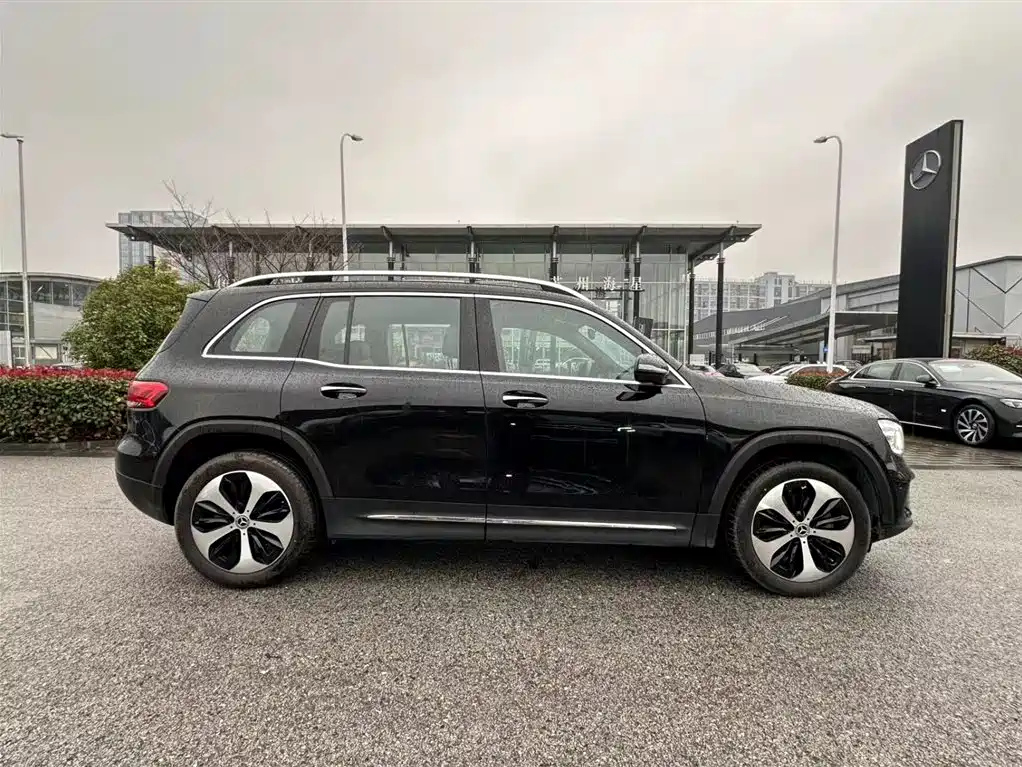 MERCEDES BENZ GLB 2022