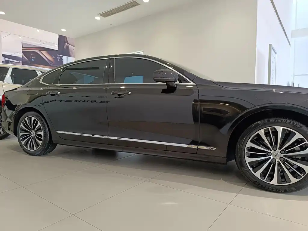 VOLVO S90 2023