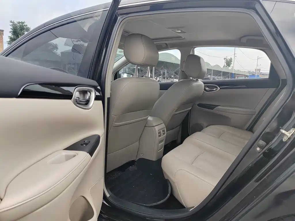 NISSAN SYLPHY 2018