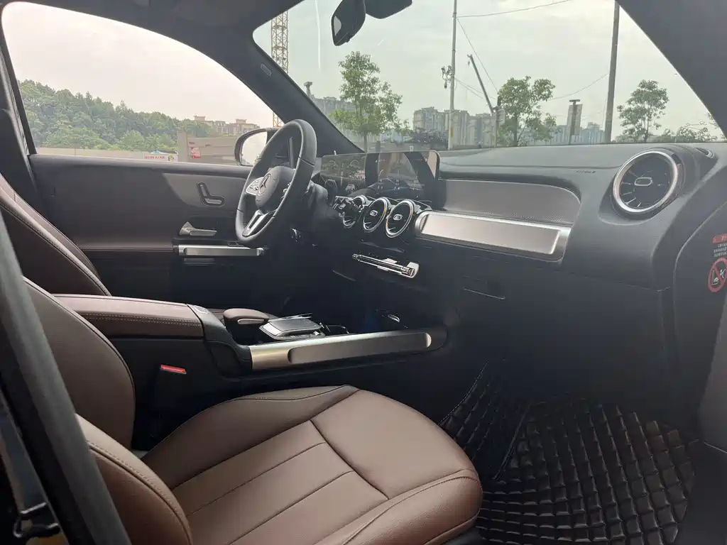 MERCEDES BENZ GLB 2023