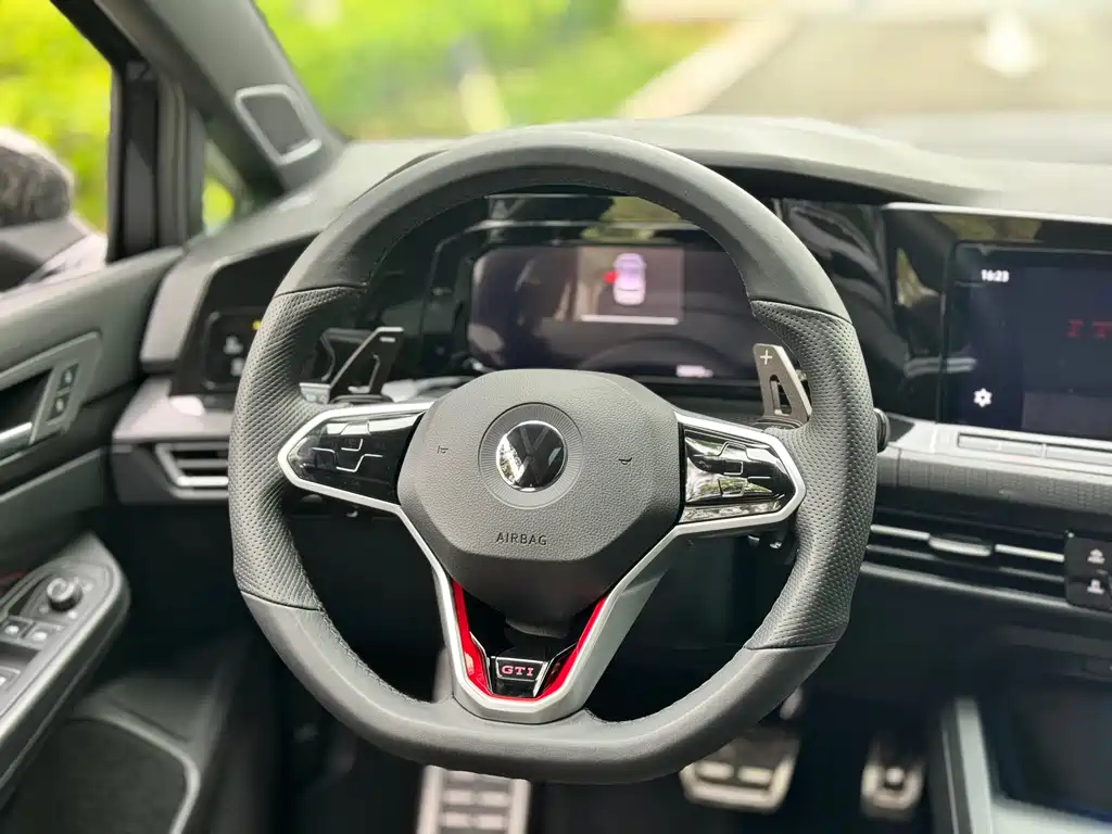 VOLKSWAGEN GOLF GTI 2021