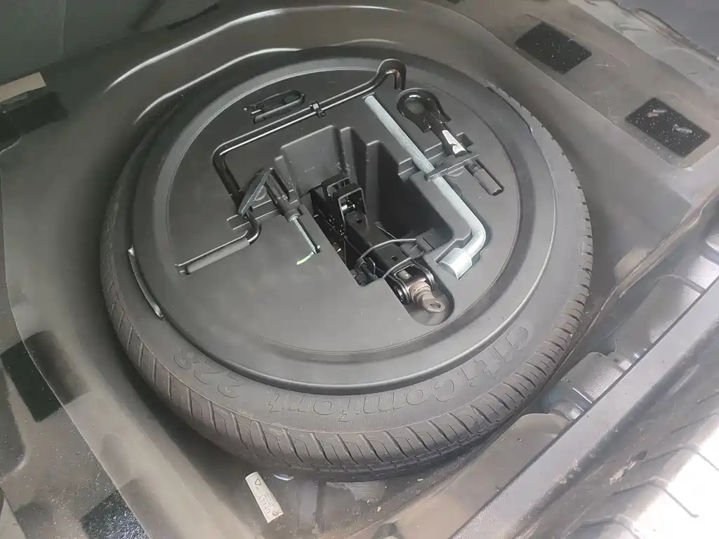 GEELY AUTO CLASSIC EMGRAND 2013