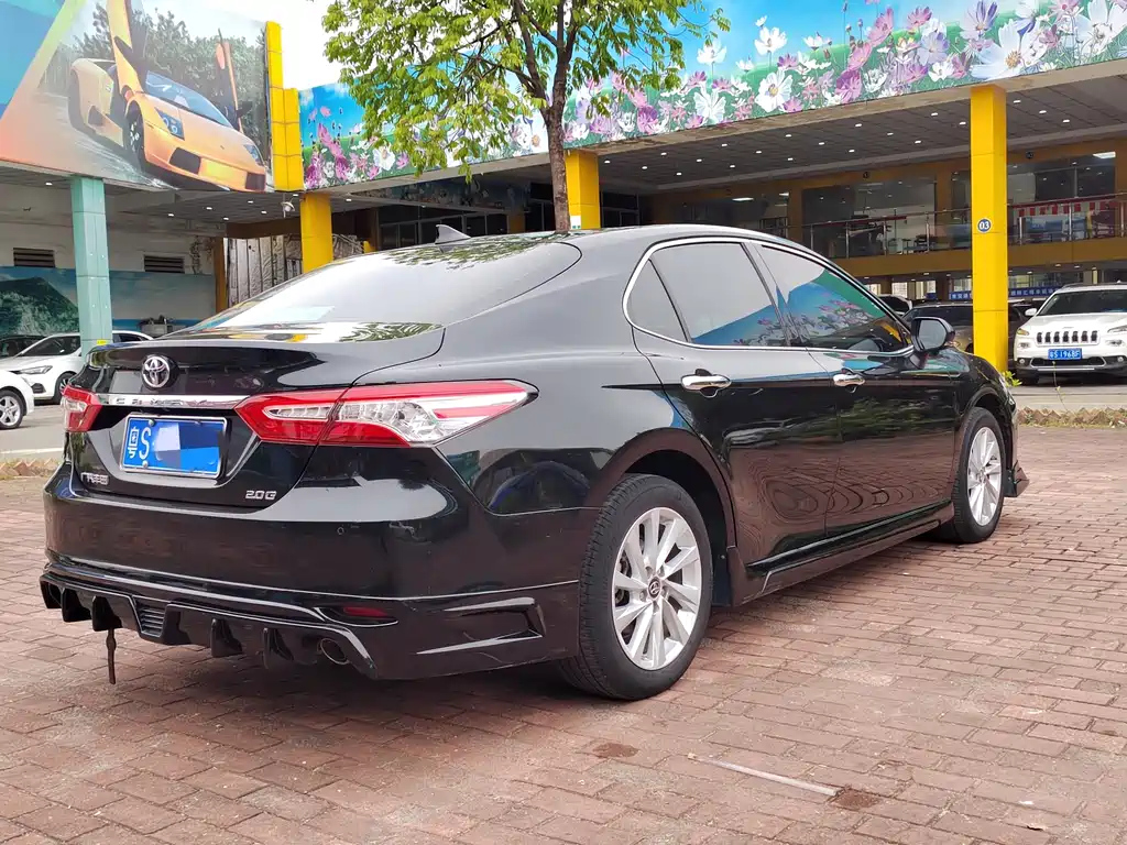 TOYOTA CAMRY 2021