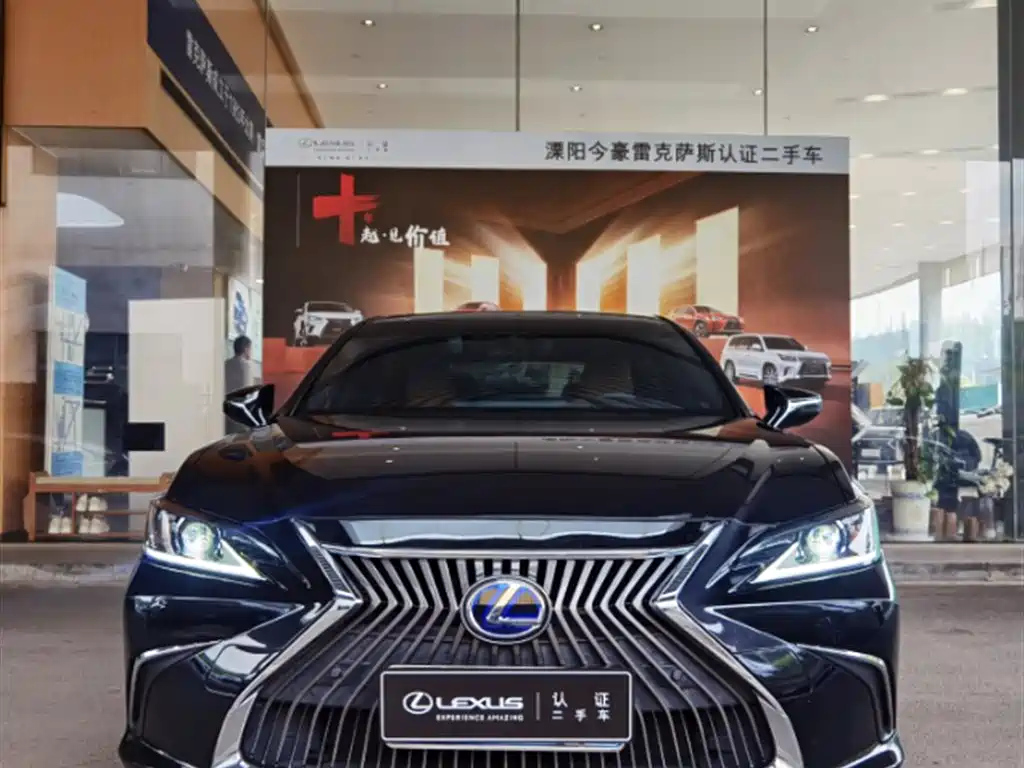 LEXUS ES 2020