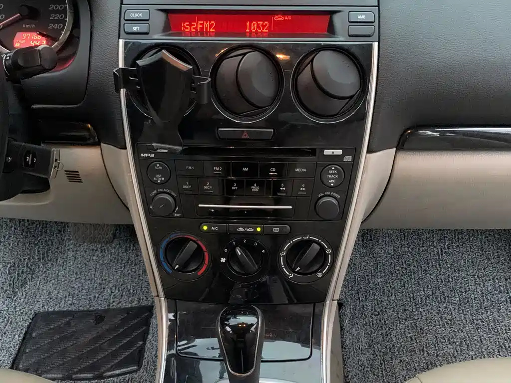 MAZDA 6 2011