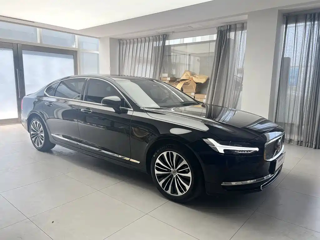 VOLVO S90 2022