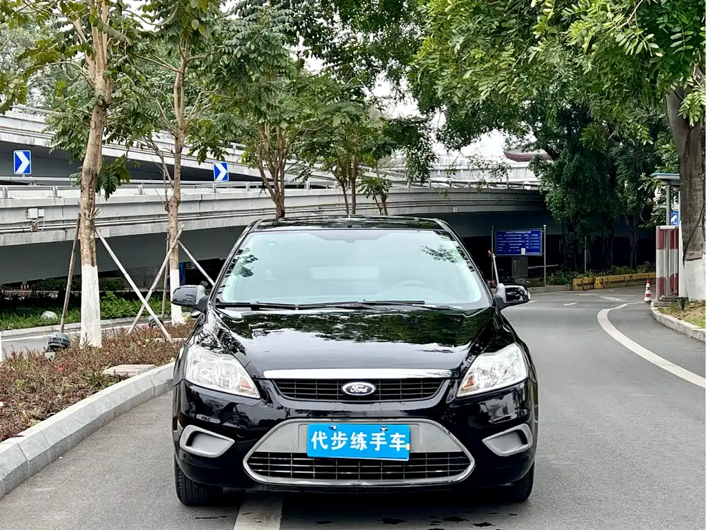 FORD FOCUS 2011