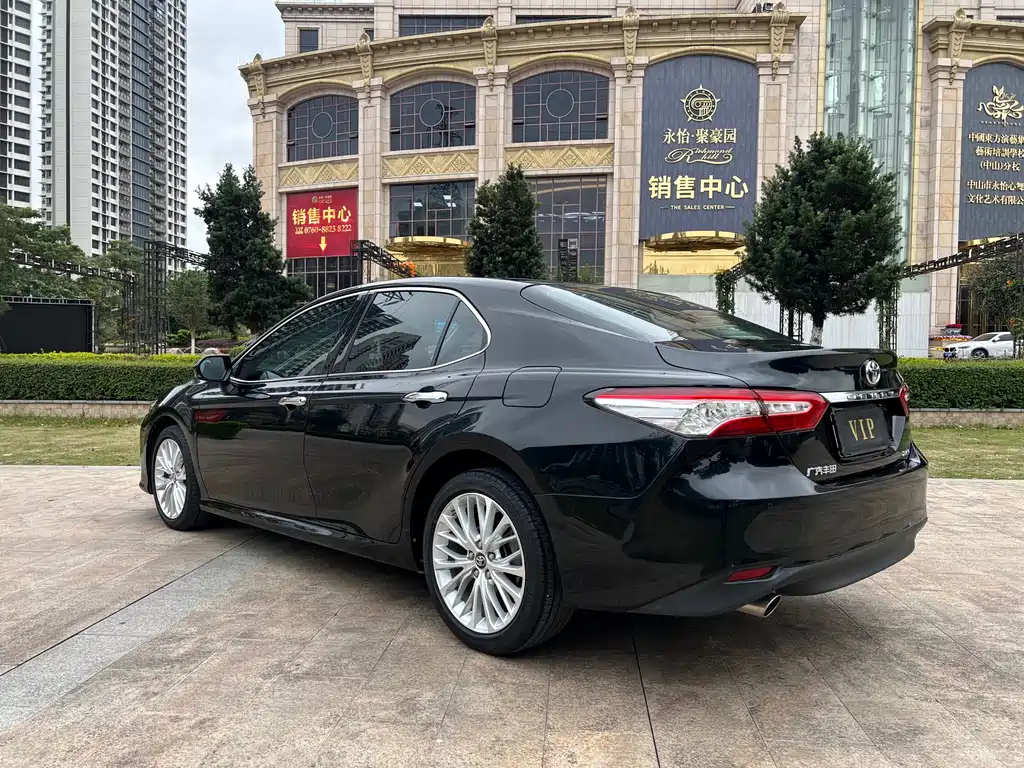 TOYOTA CAMRY 2019