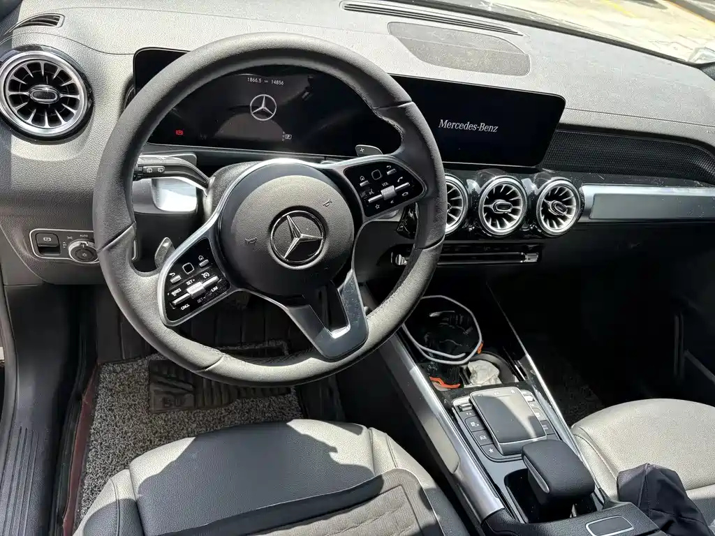 MERCEDES BENZ GLB 2023