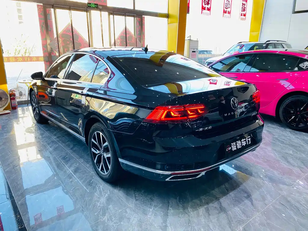 VOLKSWAGEN MAGOTAN 2022