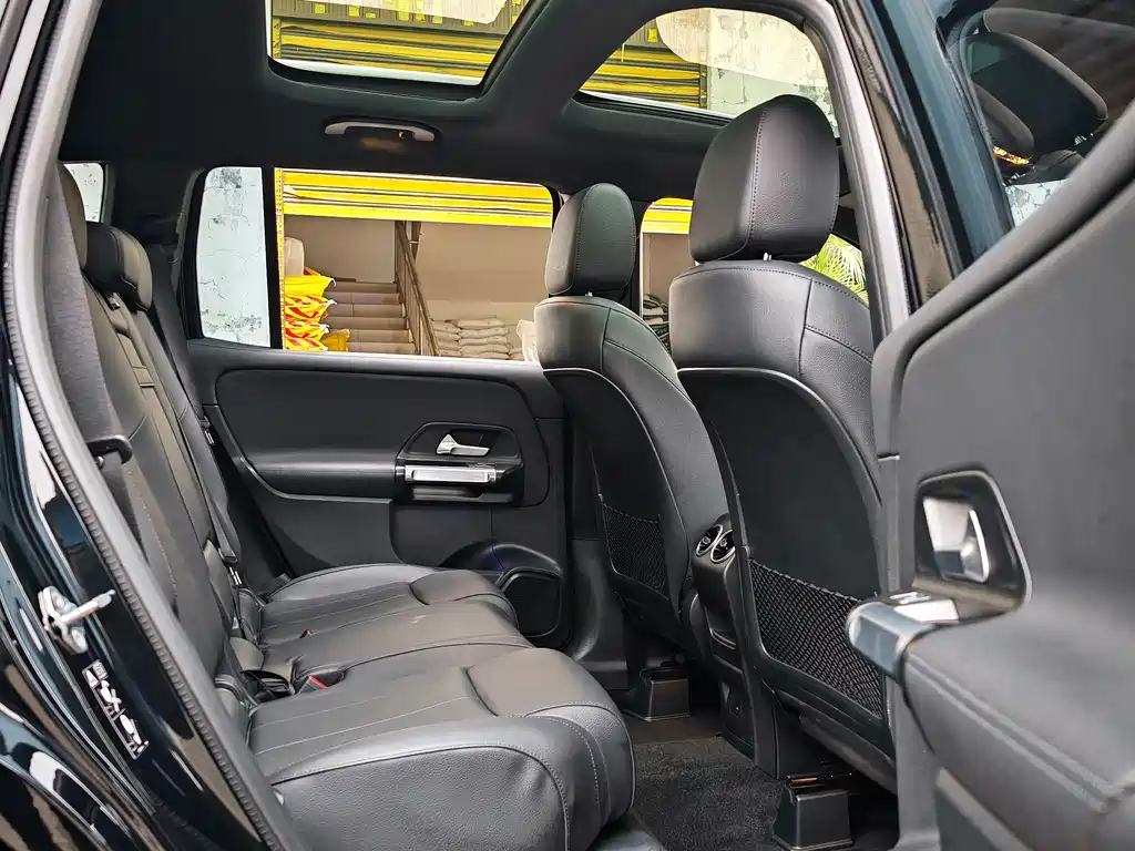 MERCEDES BENZ GLB 2023