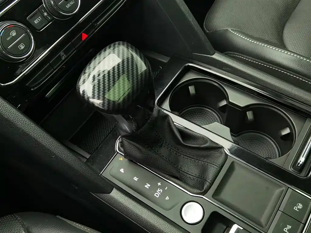 VOLKSWAGEN TOURAN 2020