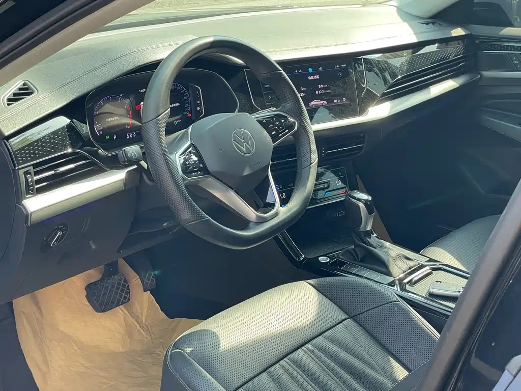 VOLKSWAGEN PASSAT 2022