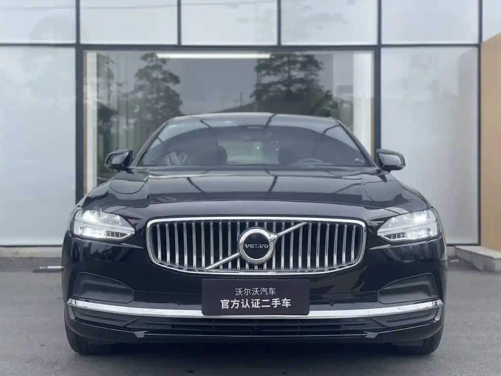 VOLVO S90 2023