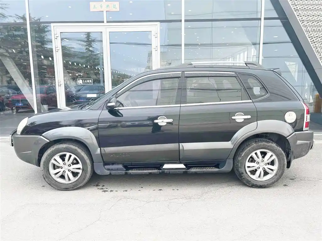 HYUNDAI TUCSON 2010