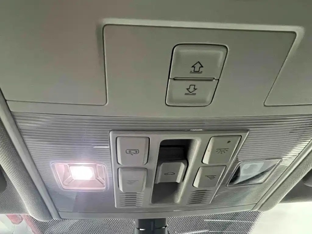 VOLKSWAGEN TIGUAN L 2022