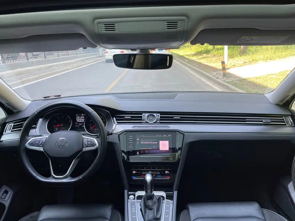VOLKSWAGEN MAGOTAN 2022