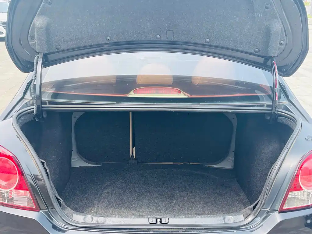 VOLKSWAGEN LAVIDA 2013