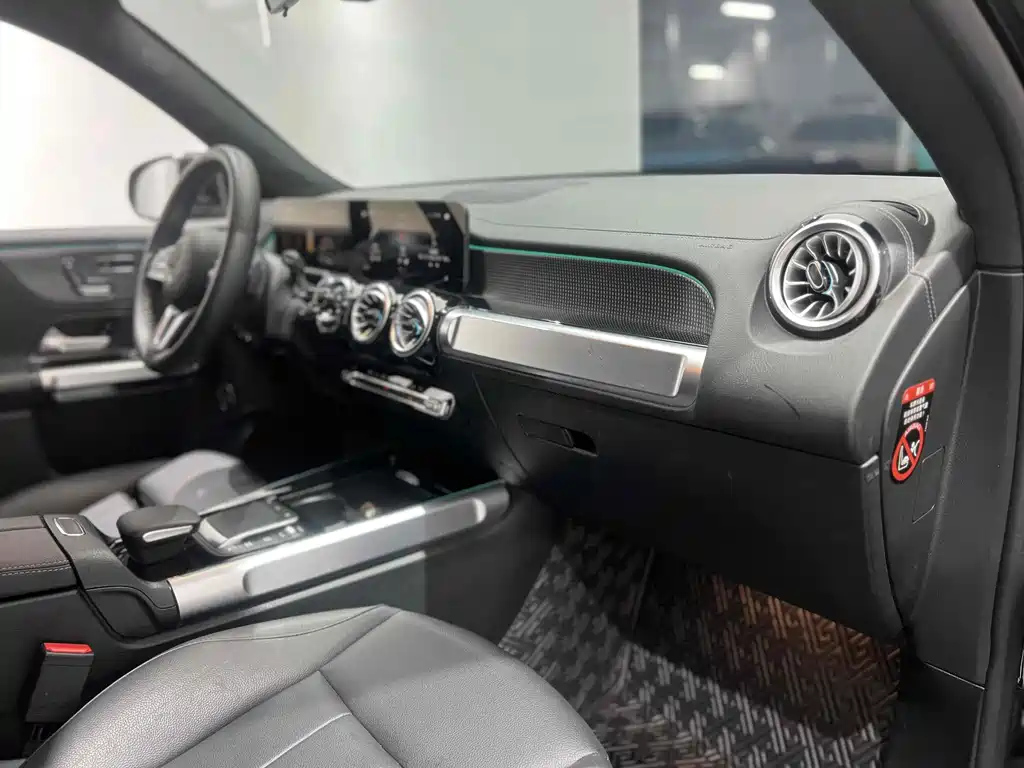 MERCEDES BENZ GLB 2022