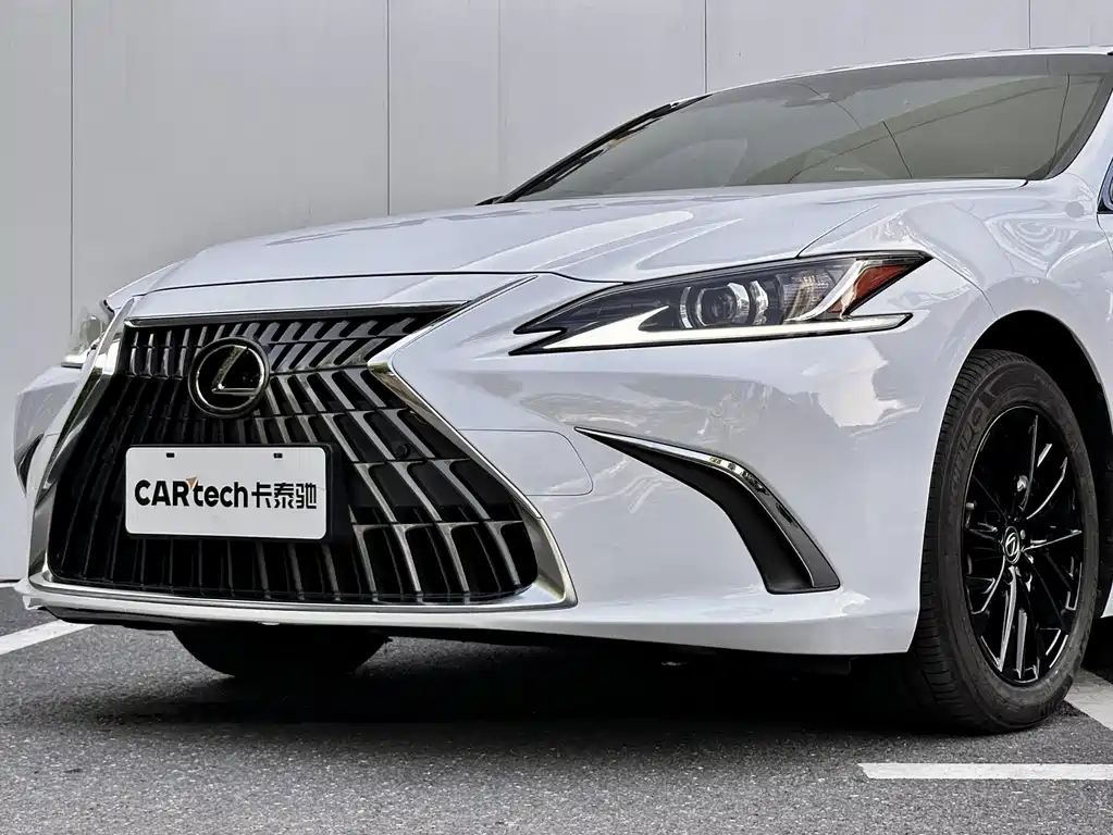 LEXUS ES 2022