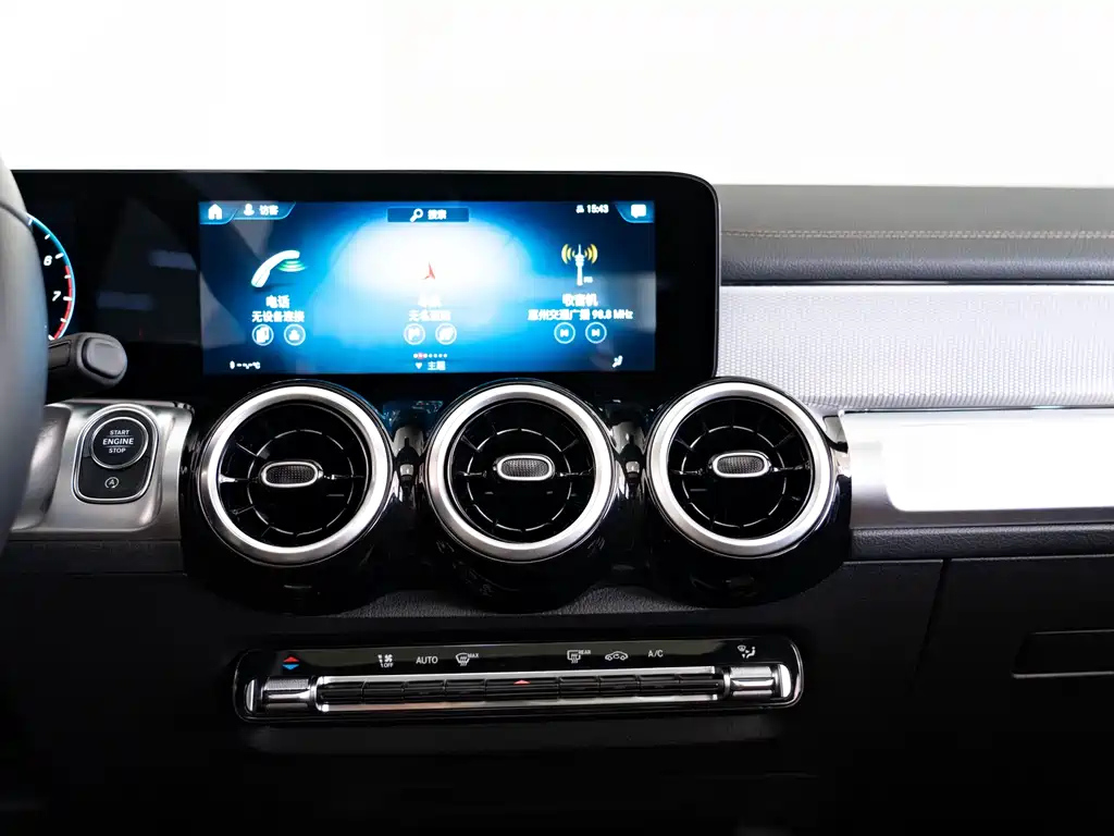 MERCEDES BENZ GLB 2022